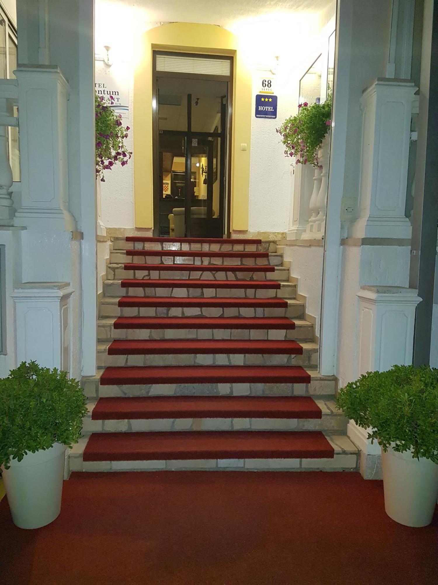 Hotel Argentum Vrbnik Exterior foto